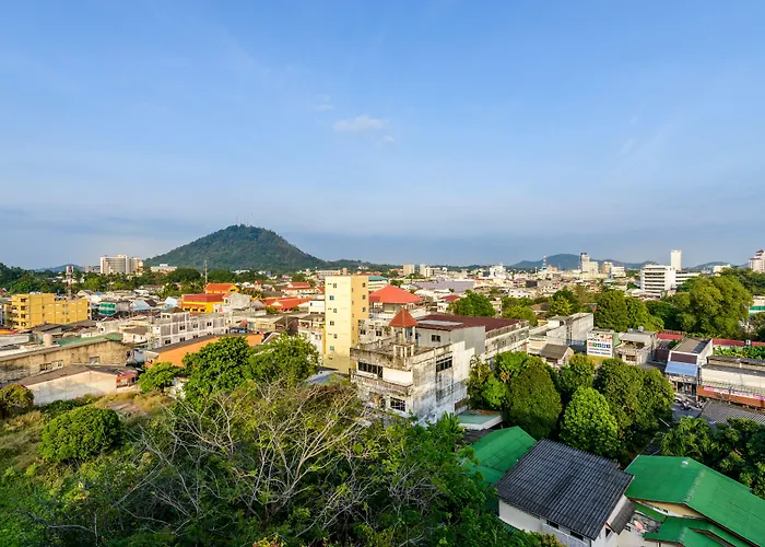 Apart hotel: The Topaz Residence Phuket Town